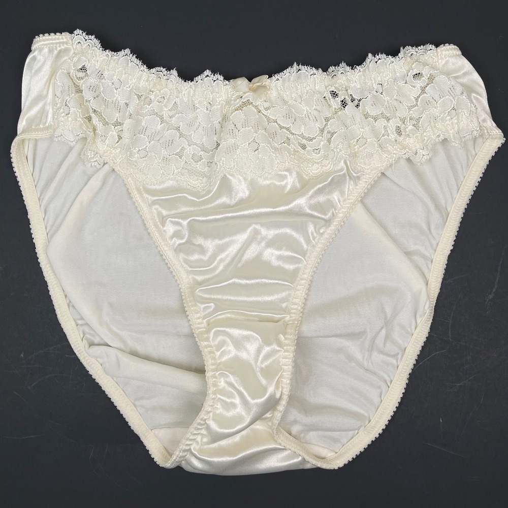 Victoria's Secret Vintage Lace Satin Panties Womens M Ivory Hi Cut Brief Bridal